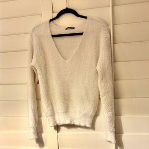 Zara Elegant Cream V-Neck Sweater